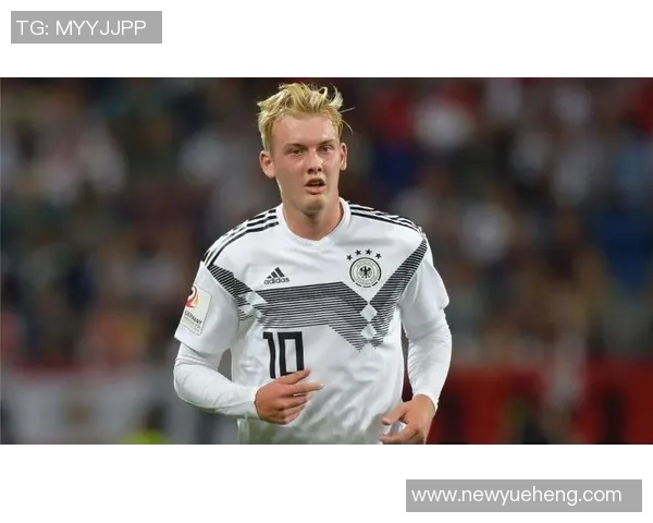 足球球星小满的成长之路:从默默无闻到世界级巨星的蜕变 足球球星小满的成长之路:从默默无闻到世界级巨星的蜕变