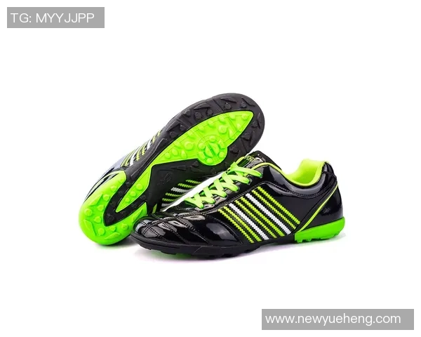 足球鞋球星上脚实拍解析:细节展现运动科技与个性风格的完美结合 足球鞋球星上脚实拍解析:细节展现运动科技与个性风格的完美结合